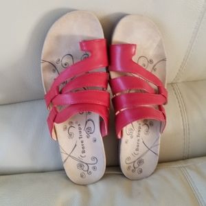 Bare Traps sandals size 7
